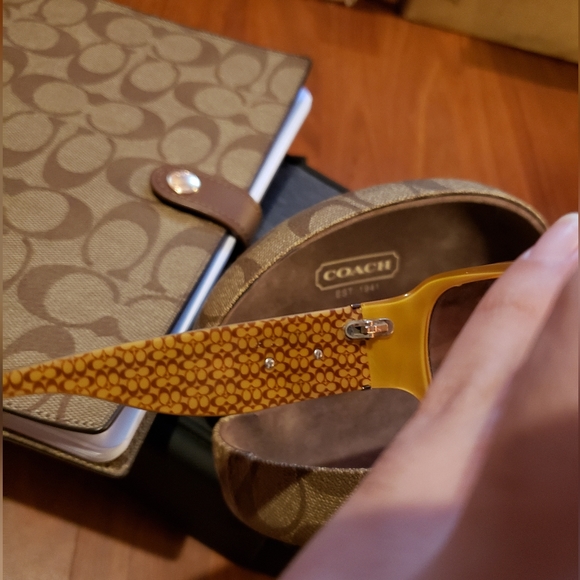 Coach Notebook & Sunglasses 100% Authentic - Picture 3 of 3